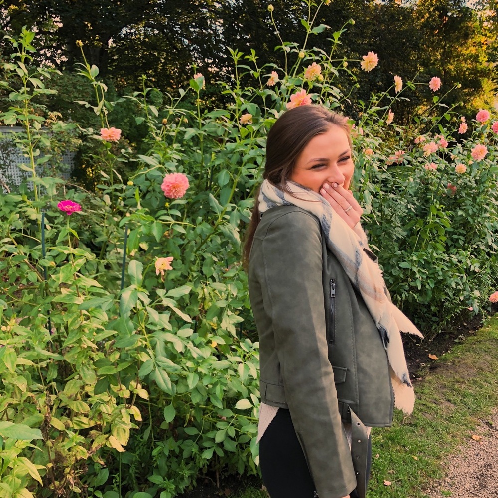 Meet your Posher, Brooke
